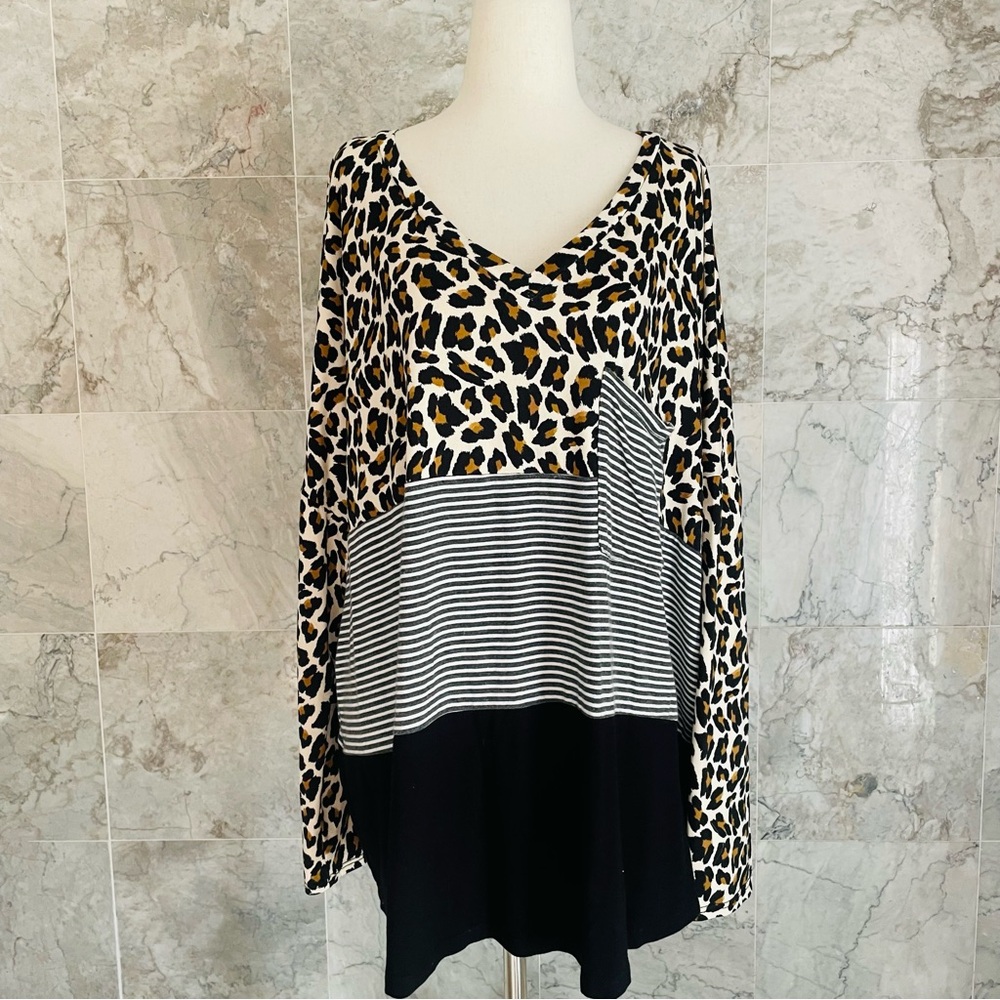 Entro Animal Print Colorblock V Neck Long Sleeve Top - Picture 2 of 8